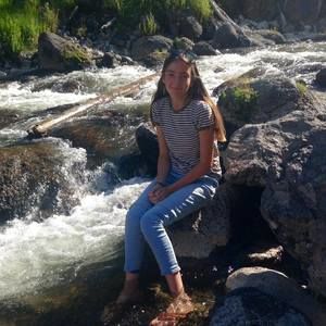 Meet your Posher, Emilie